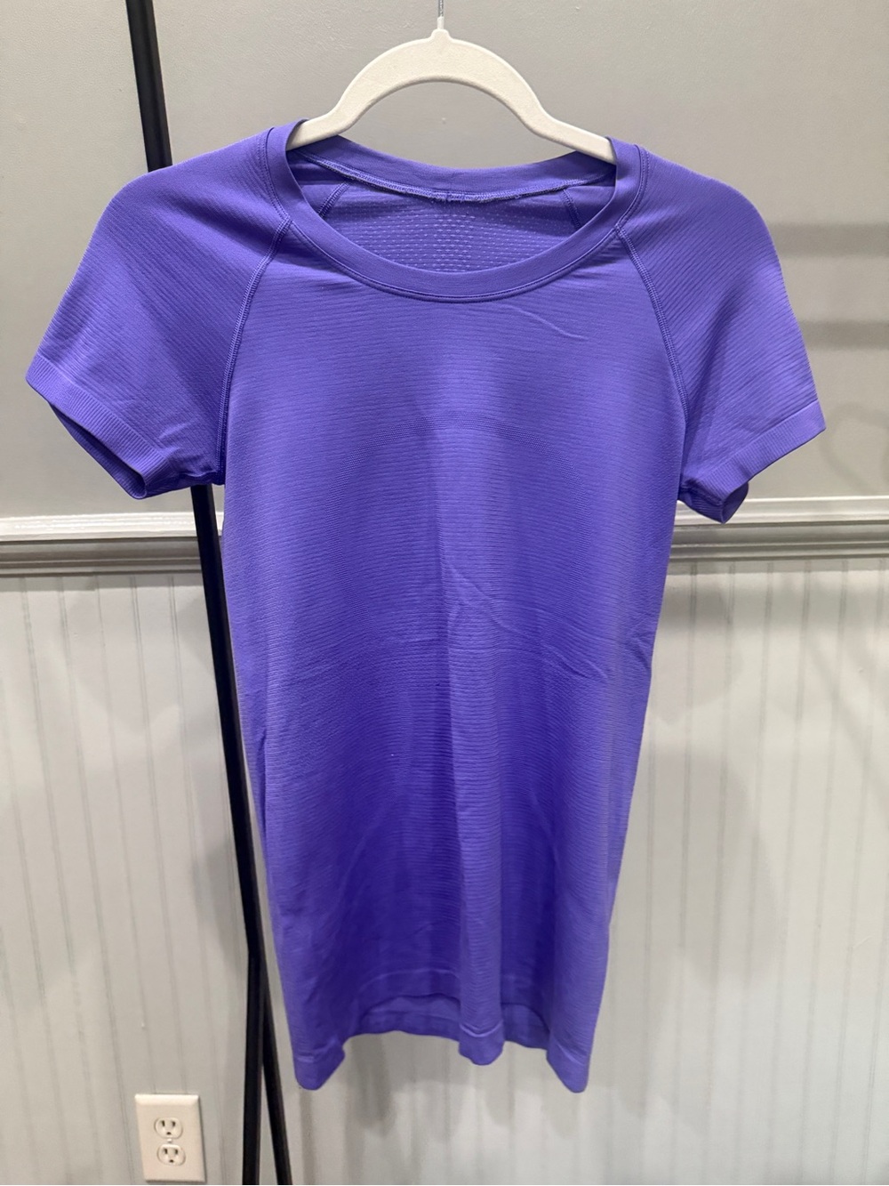 Lululemon Indigo Purple Hip Length Swiftly Tech Athletic Shirt Size 6